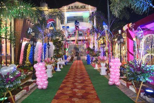 Aktivity, Virat Palace in Deoghar