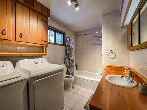 Luxury St-Sauveur Chalet with Swim Spa Close to Ski