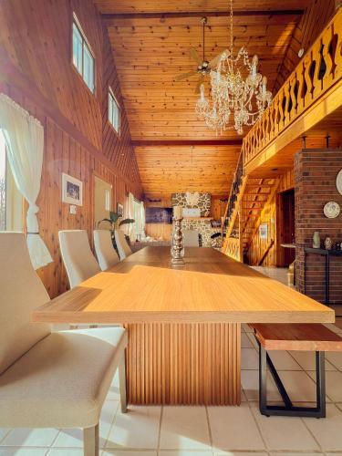 Luxury St-Sauveur Chalet with Swim Spa Close to Ski