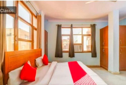 OYO Sk Residency Near Star Mall