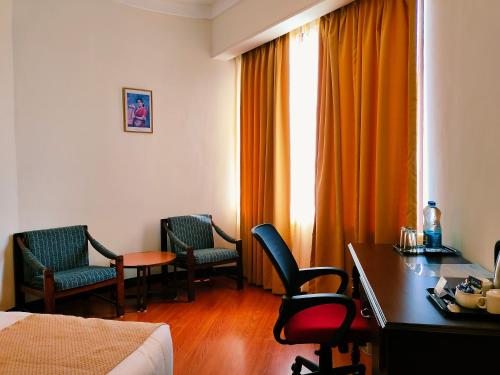 room detail thumbnail 1