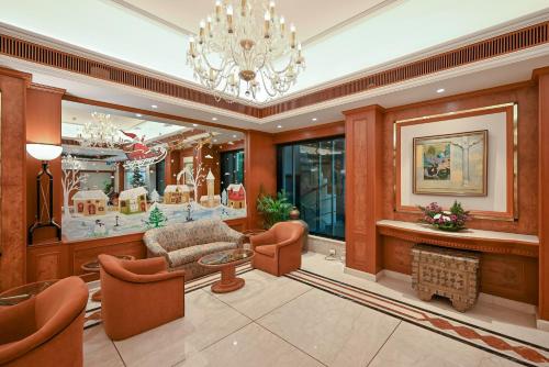 Fariyas Hotel near Colaba