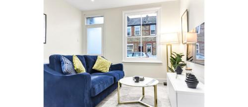 City Elegance: Spacious 2BR for Urban Comfort