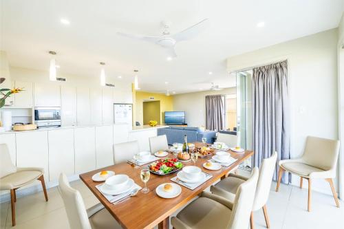 Ocean on the Rocks, 1,21 Ocean Ave - waterfront, Wi-Fi, Ducted Air Conditioning in 安娜灣