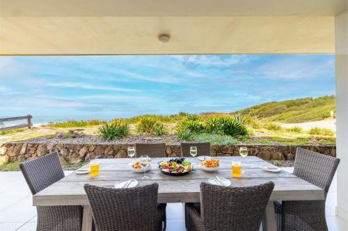 Ocean on the Rocks, 1,21 Ocean Ave - waterfront, Wi-Fi, Ducted Air Conditioning in 安娜灣