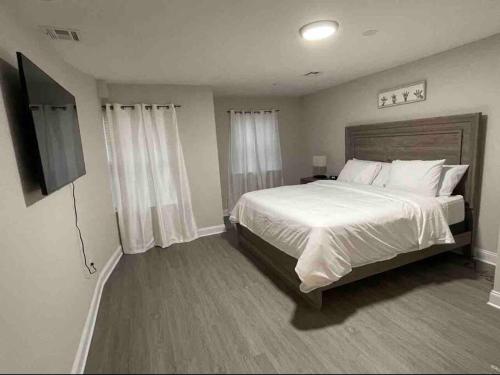 Luxury 2BEDROOM NEAR EWRNEWARK AIRPORT in Newark, USA