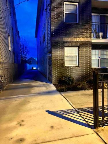 Luxury 2BEDROOM NEAR EWRNEWARK AIRPORT in Newark, USA