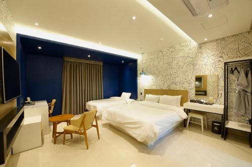 room detail thumbnail 0