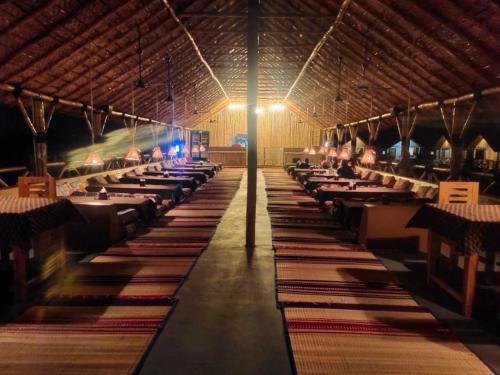 Mowgli's Cafe Hampi & Guest House in 哈姆比