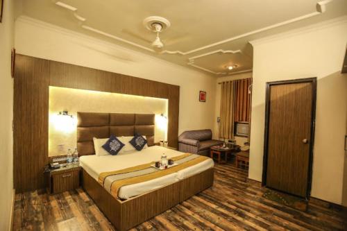 Hotel Goverdhan Palace , Mathura