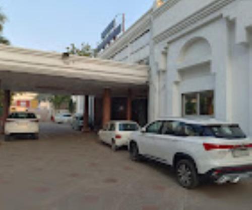 Hotel Goverdhan Palace , Mathura