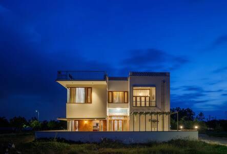 Orchid Escape by JadeCaps 3BHK Villa Near Airport & Nandi Hills No Pool