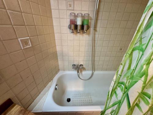 Badkamer, Chalet typique du Valais,Maison bio et bien-être! (Chalet typique du Valais,Maison bio et bien-etre!) in Chermignon