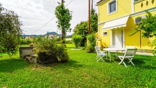 Double Room with Garden View image 1