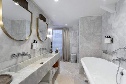 room detail thumbnail 2