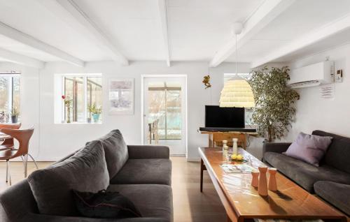  Gorgeous Home In Maribo With Wifi in Maribo