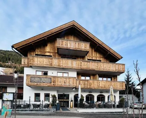Burgstadl Aparthotel & Restaurant in Ladis, Österreich