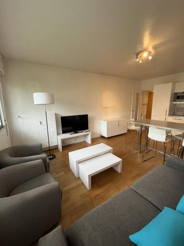 Apartment image 10