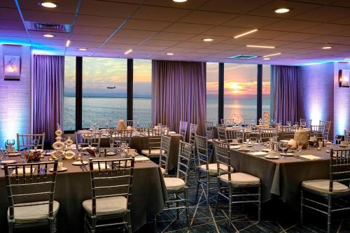 旧金山机场万豪水岸酒店 旧金山机场万豪水岸酒店