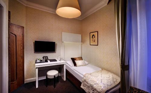 Small Single Room