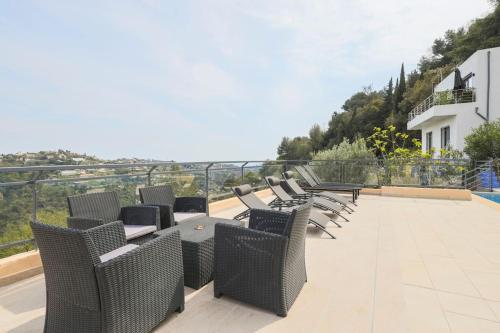 Spacieuse Villa Niçoise au calme avec piscine (Spacieuse Villa Nicoise au calme avec piscine) in La Revouta Soutrana