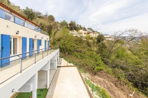 Spacieuse Villa Niçoise au calme avec piscine