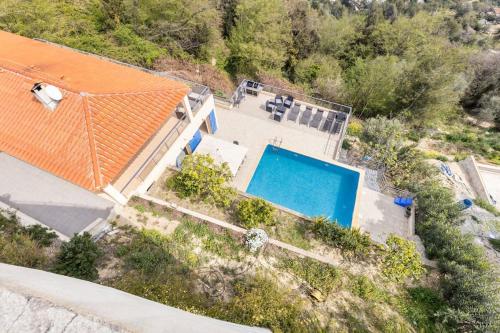 Spacieuse Villa Niçoise au calme avec piscine