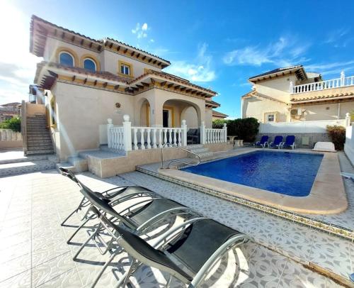Lovely villa with private pool