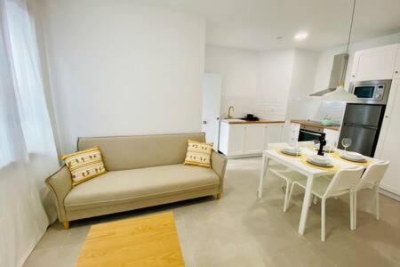 SHR047 Chic estudio en el centro de Nerja