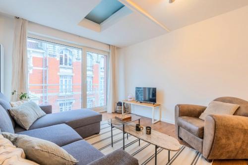 3 bedroom apartment with parking & balconies photo 2