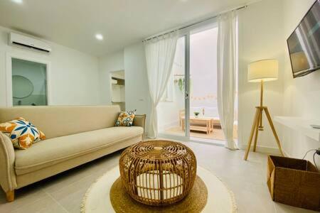 SHR046 Moderno apartamento en el centro de Nerja