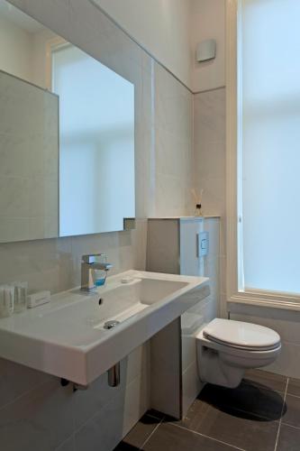 Amsterdam Rembrandt Square city center Hotel – Amsterdam, NY