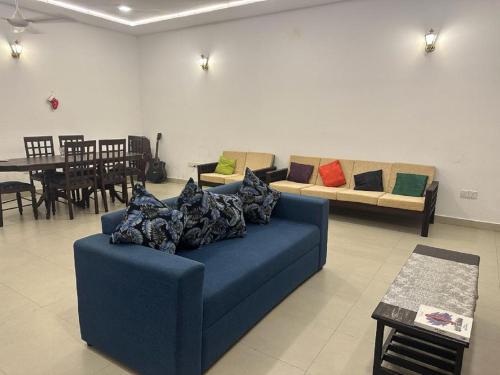 Lobby, highway reach Layathraa in Kaduwela