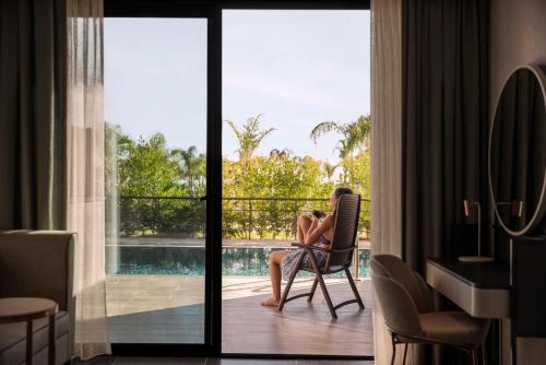 Family Swim Up Room