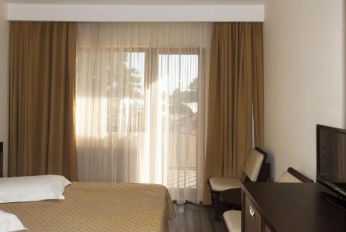 Double or Twin Room with Pool Access room in Hotel Grand