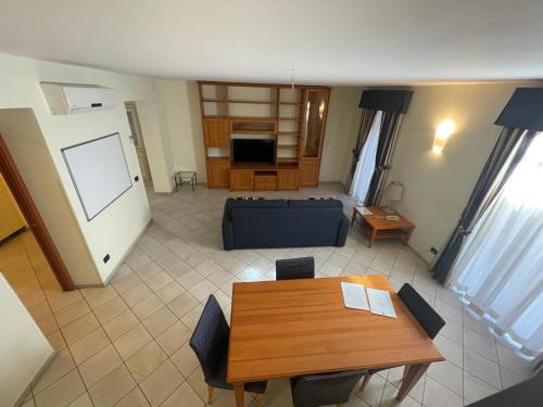 Deluxe Apartment image 10