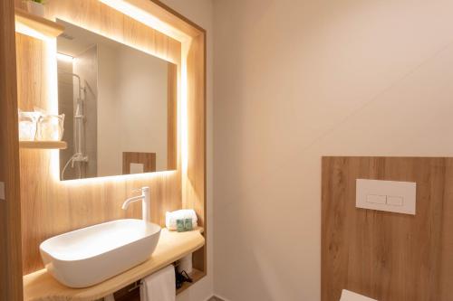 Superior Suite image 2