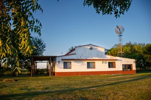Estancia La Choza - Yellow Cardinal Lodge