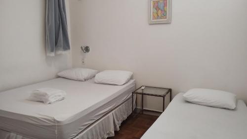 1 double bed, 1 twin bed