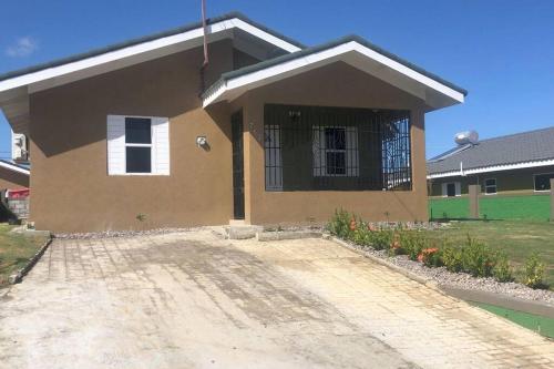 Vistas, Gil- Manor in Corral Spring
