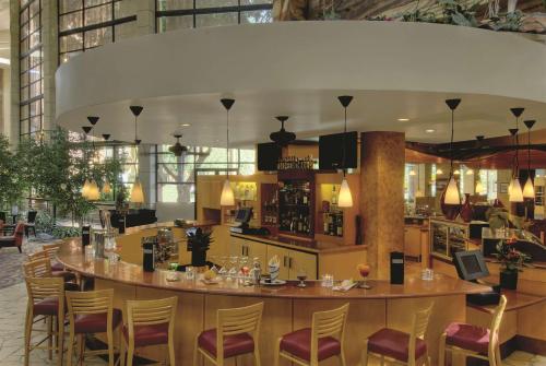 Embassy Suites By Hilton Hotel Phoenix-Biltmore