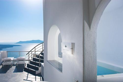 Venetian-Style Santorini Villa - 1 Bedroom - Villa Astroglia - Beautiful Caldera Sea Views and Private Jacuzzi - Fira