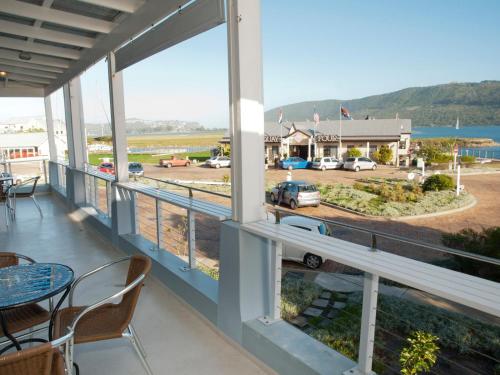 A környék, Crow's Nest in Thesens Sziget