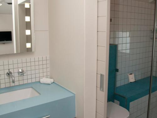 Fürdőszoba, Crow's Nest in Thesens Sziget