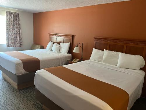 Queen Room with Two Queen Beds - Non-Smoking