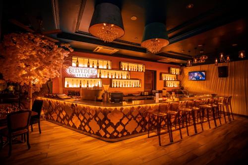 Bar/ Salón, Colosseum Hotel Boutique y Spa (Colosseum Boutique Hotel and Spa) in Dar Es Salaam