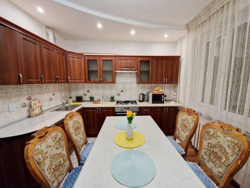 Просторная 3 комнатная квартира, Taraz (fotografie 6)