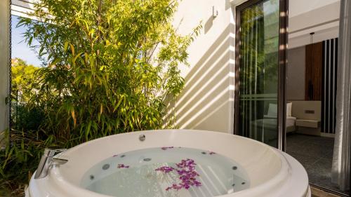 ชีวา บีช รีสอร์ต - ออล อินคลูซีฟ (Jiva Beach Resort - All Inclusive) in คาลิส ปลาจี