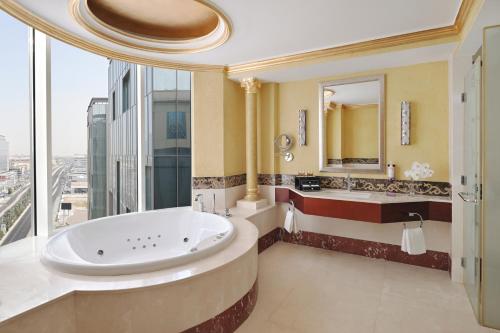 حمام, فندق موفنبيك جدة سيتي ستار (Movenpick Hotel Jeddah City Star) in جدة