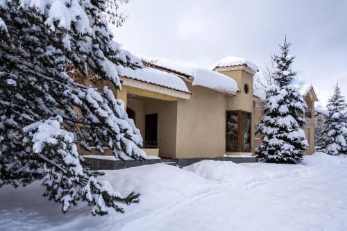 Sleeps 4